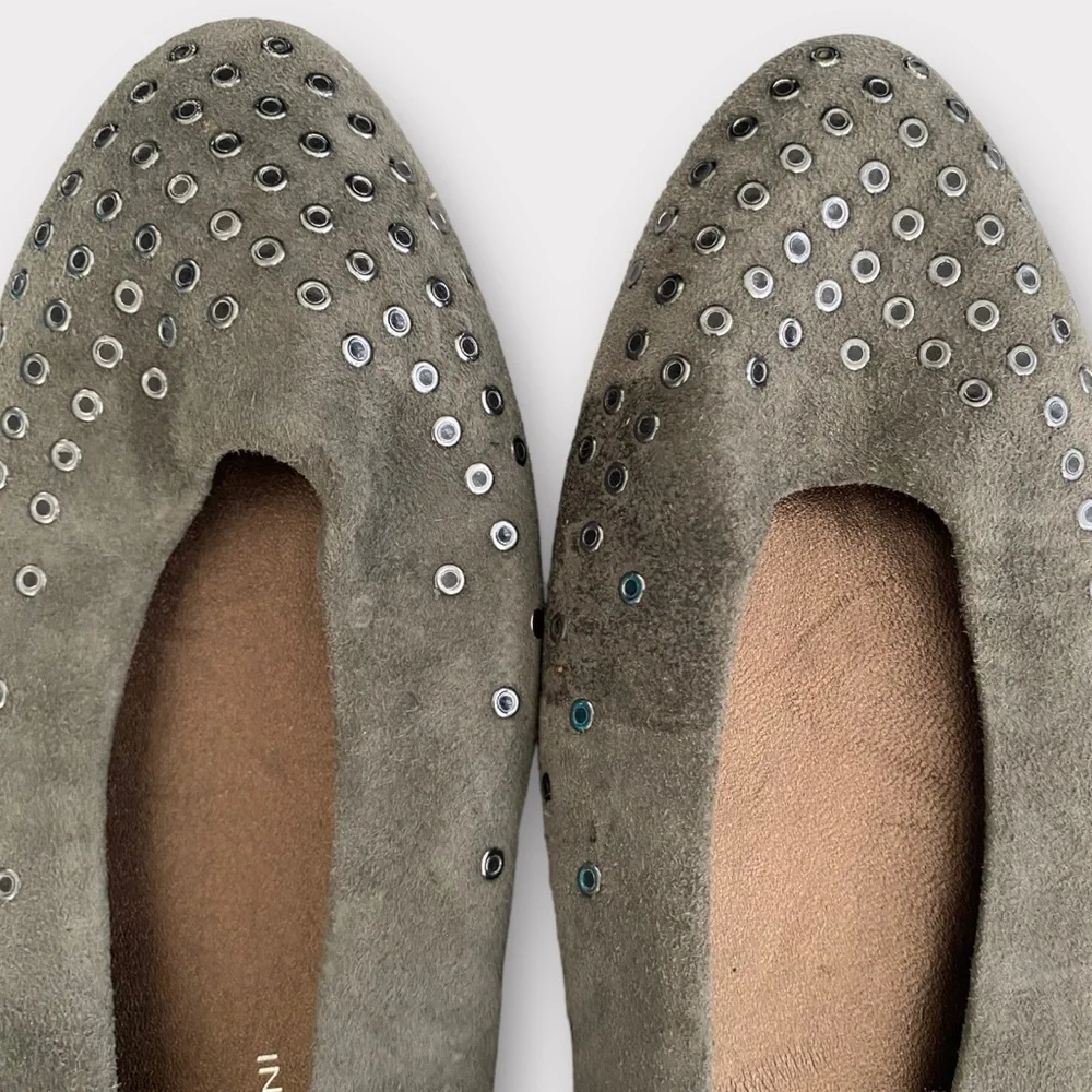 AGL Attilio Giusti Leombruni Flats US Size 5 Suede Leather Grommet Mist Grey NWT